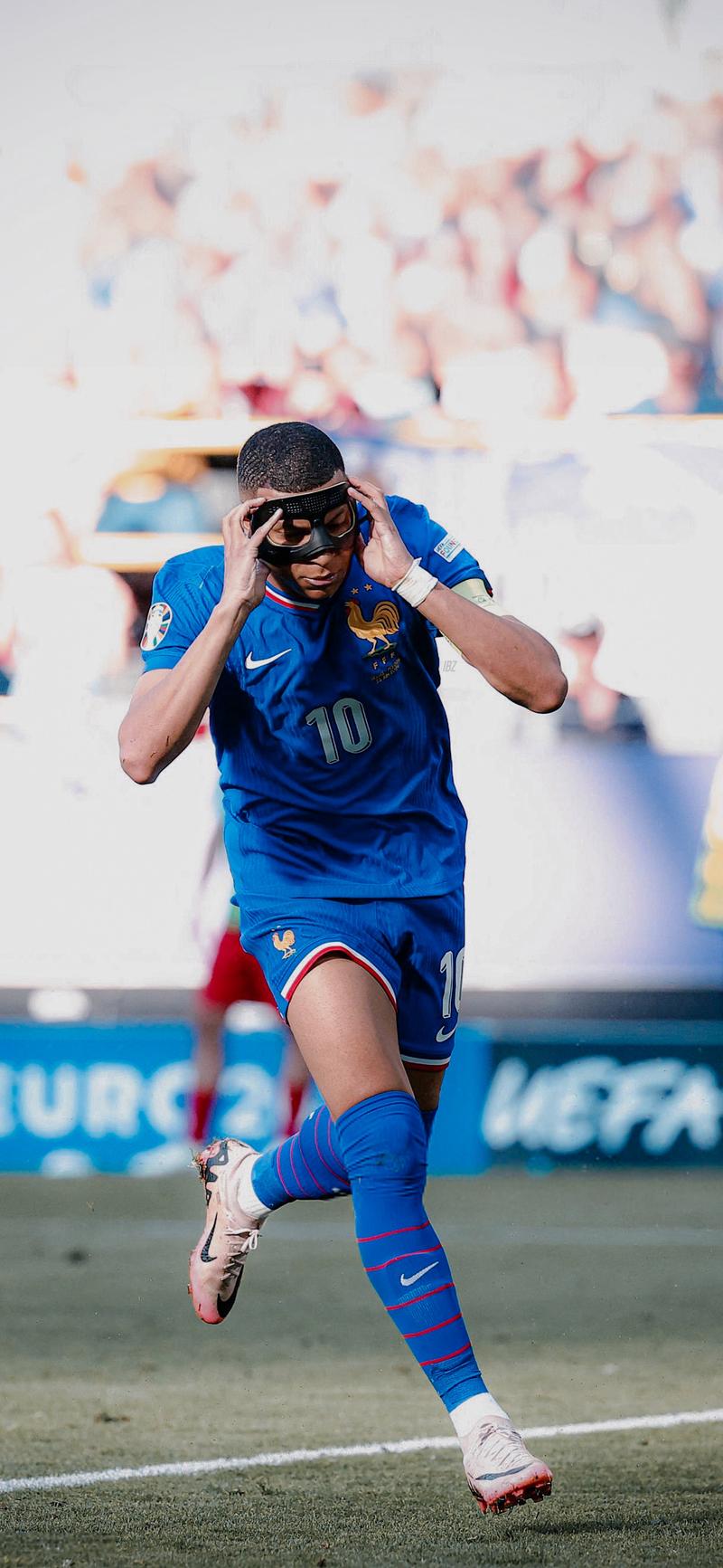 记者：阿根廷全队周四启程前往安哥拉，梅西届时将首发出战（记者称阿根廷全队将于周四启程赴安哥拉，梅西将首发登场）