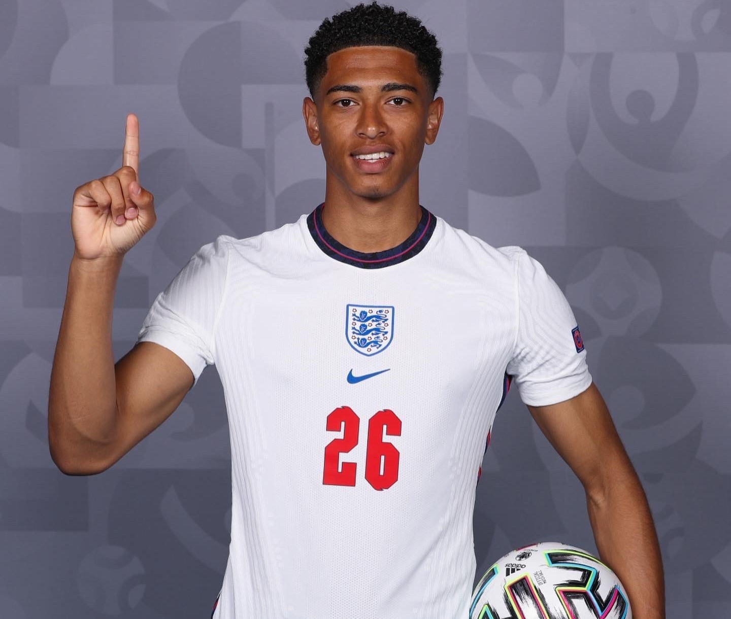 托蒂回忆向对手吐口水事件：我至今仍对那次行为感到羞愧（托蒂回顾向对手吐口水一幕：至今仍深感羞愧）