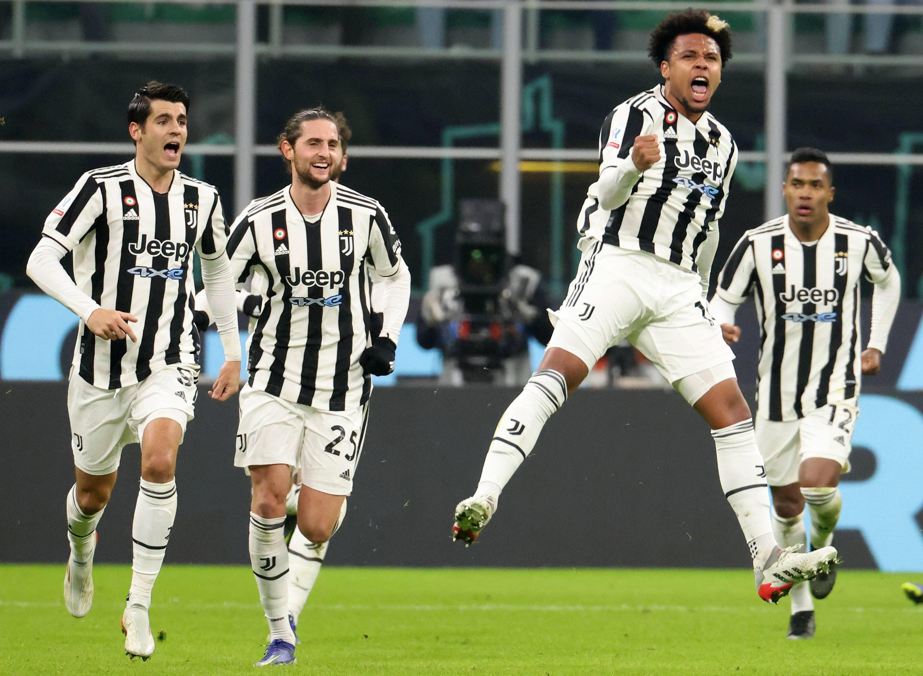 天空：抗议活动不断，苏超凯尔特人股东大会草草收场（天空：抗议声此起彼伏，苏超凯尔特人股东大会匆匆落幕）