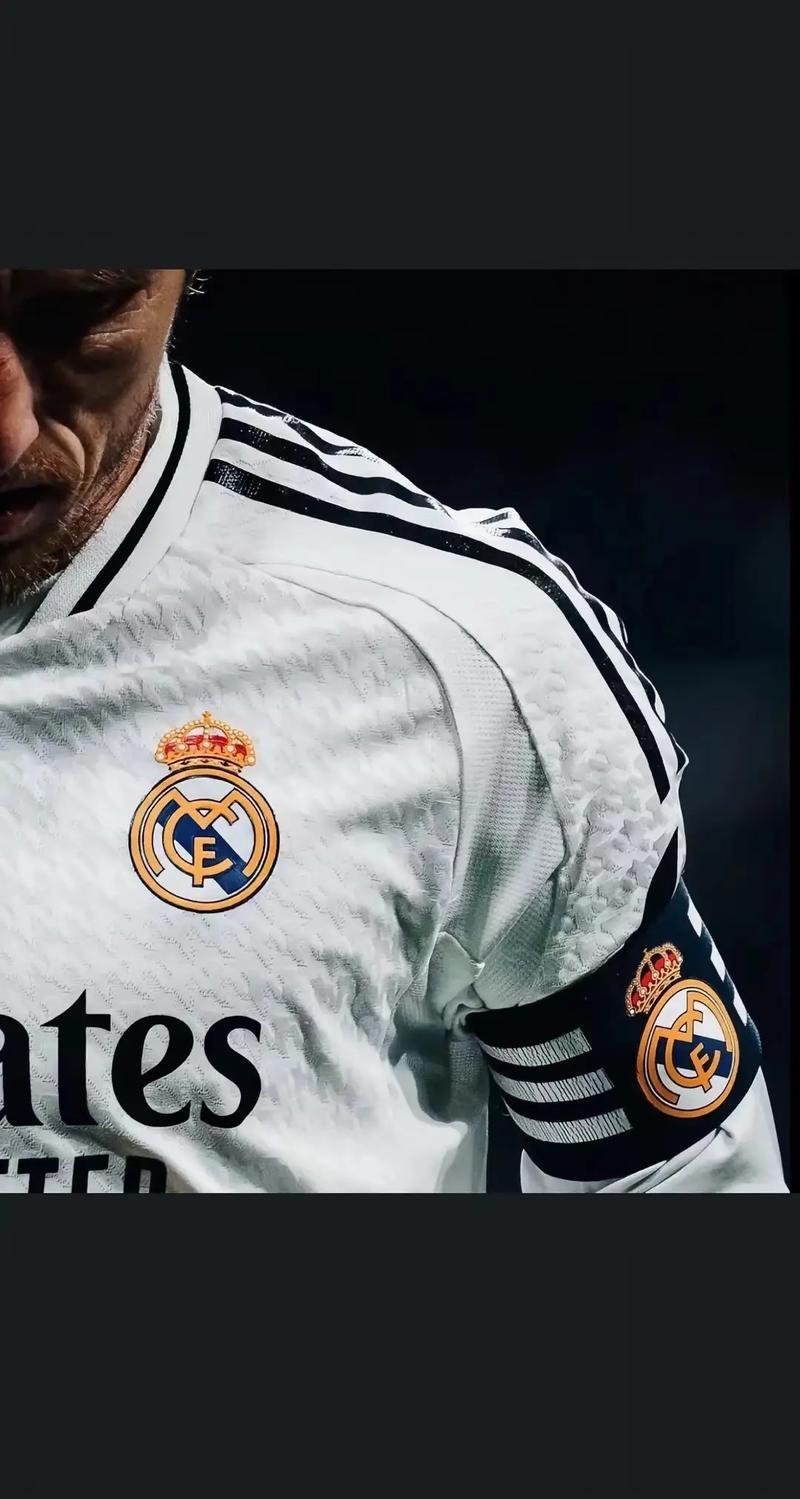 官方：李海新当选2025赛季中超金哨，唐顺齐当选银哨，傅明当选铜哨（中超官方公布2025赛季裁判评选：李海新获金哨，唐顺齐获银哨，傅明获铜哨）