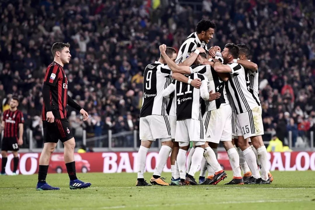 记者：皇马将等到最后一刻，看看能否将姆巴佩招入比赛大名单（记者：皇马会观望到最后一刻，才决定姆巴佩能否进入比赛大名单）