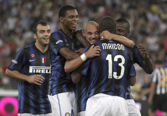 曼城斯特林关键进球锁定三分（斯特林致胜破门助曼城全取三分）