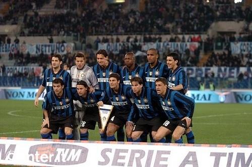 皇马1.5亿新星入选大名单！18岁天才中卫获首次征召，利物浦多特疯抢皇马死活不卖（18岁天才中卫首入皇马大名单：1.5亿新星遭利物浦、多特竞逐，皇马坚决留人）